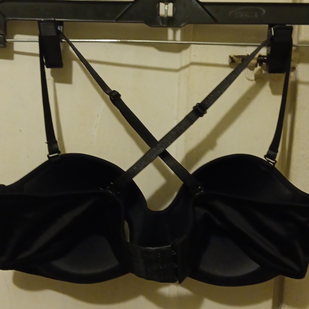 NWOT (2) Adrienne Vittadini Studio Bras SZ 36B 1 Black 1 Rose Gold